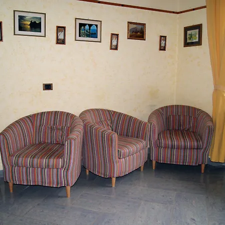 Dolly Hotel