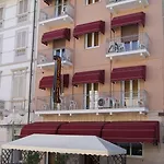Dolly Hotel 3*