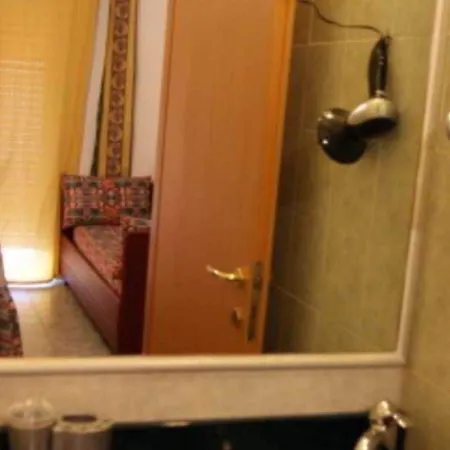 Dolly Hotel 3*